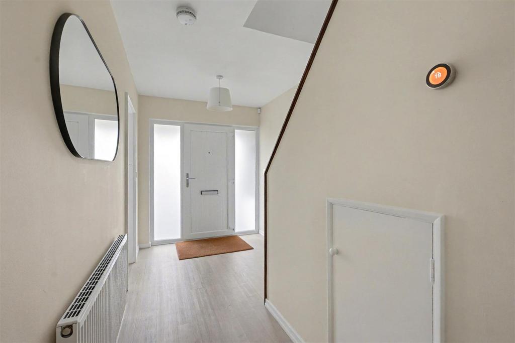 Hallway 2.jpeg