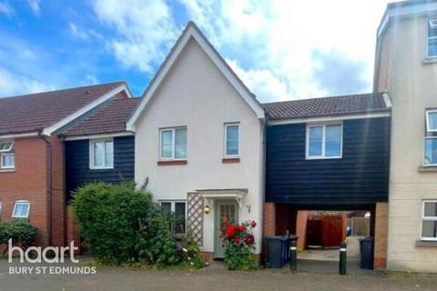 4 bedroom terraced house to rent, Wagtail Drive, BURY ST EDMUNDS