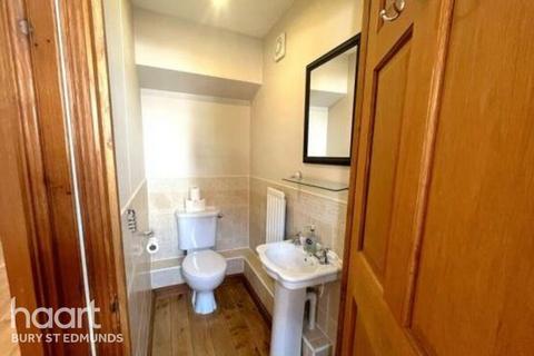 4 bedroom terraced house to rent, Wagtail Drive, BURY ST EDMUNDS
