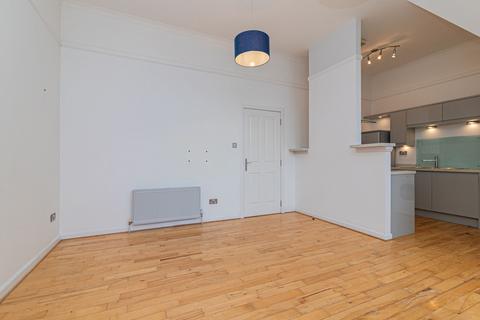 3 bedroom apartment to rent, Parklands Oval, Crookston, Glasgow