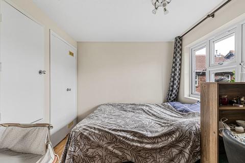 18 Clementine Close, London, W13 9UB