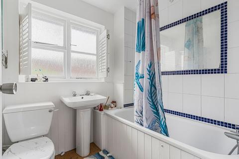 18 Clementine Close, London, W13 9UB