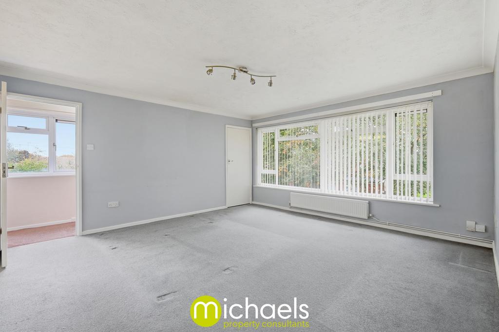 Living Room/Dining Area