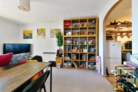 1 bedroom flat for sale, Fairfield Close, Mitcham CR4