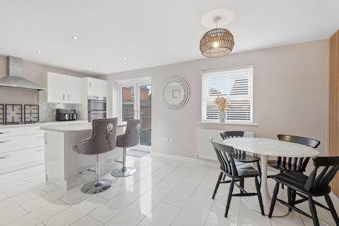 4 bedroom detached house for sale, Rawlinson Chase, Halstead CO9