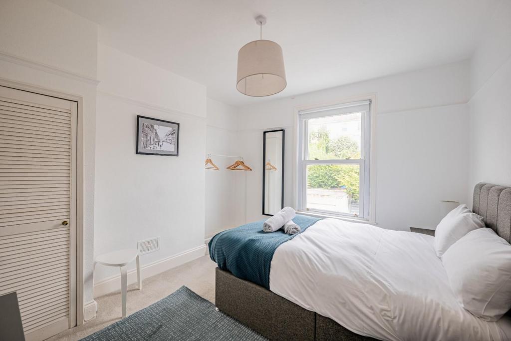 Bedroom ii.jpg