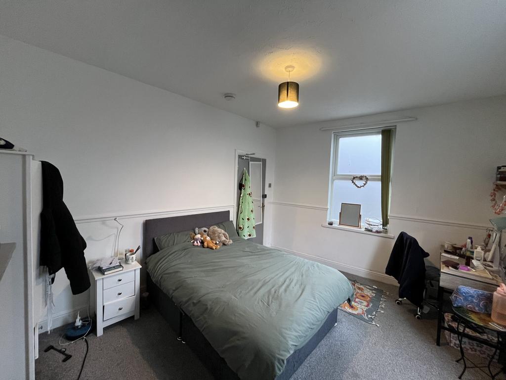 8 Rosemary Lane - Bed1(2).jpg