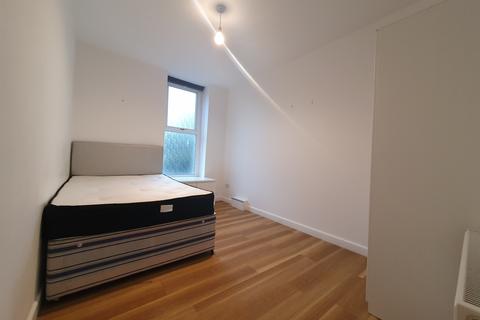 1 bedroom flat to rent, Newport Road, Roath, Cardiff, CF24