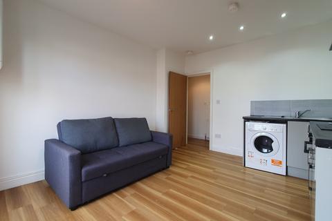 1 bedroom flat to rent, Newport Road, Roath, Cardiff, CF24