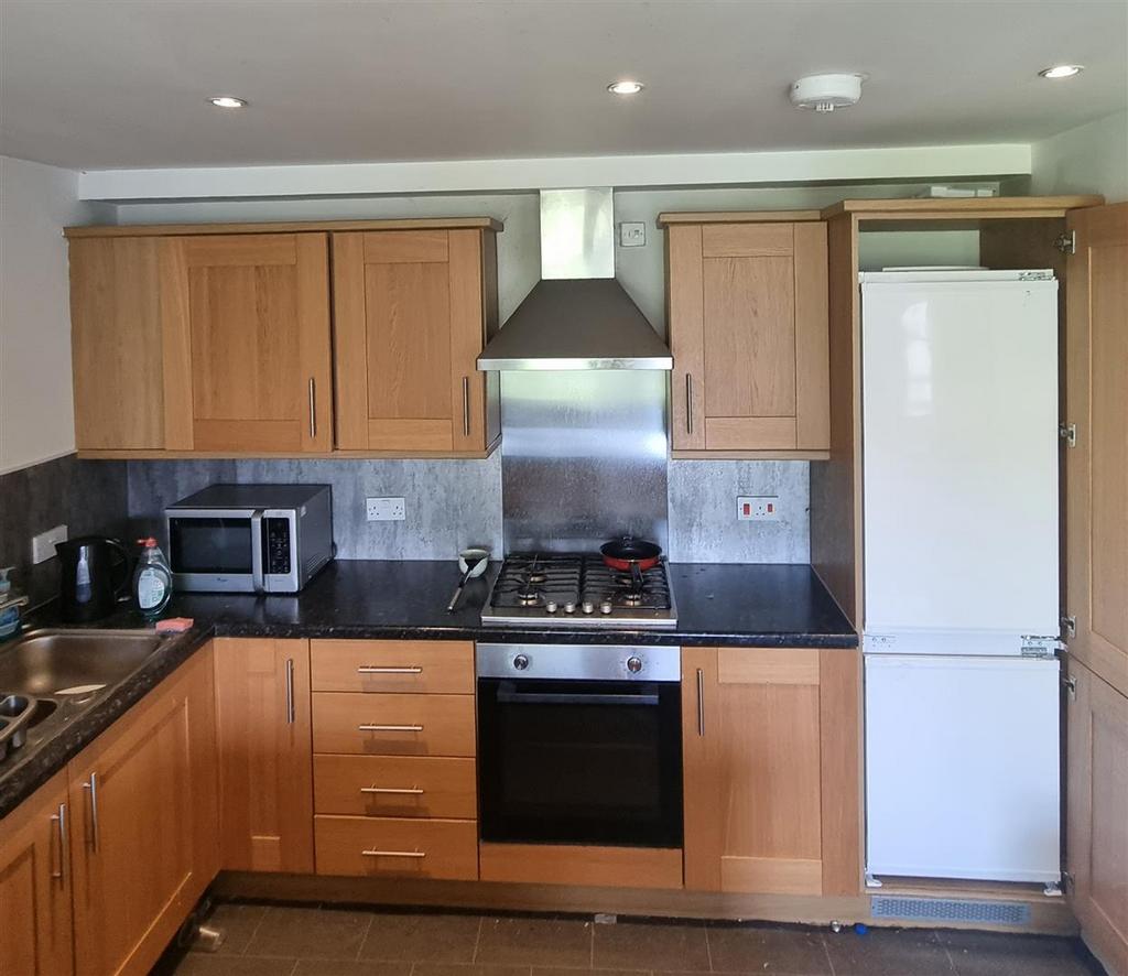 Kitchen (2).jpg
