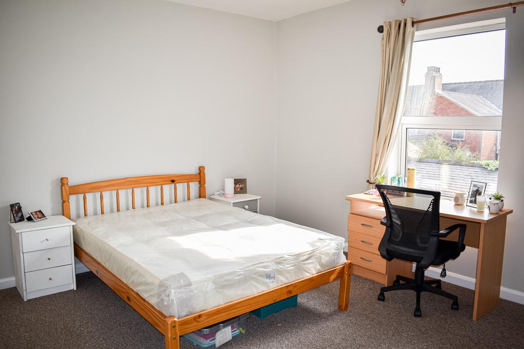 39 Drake - Bedroom(3).jpg