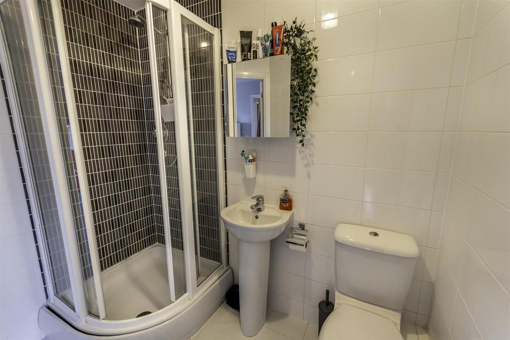 DSC 5199-Edit bathroom.JPG