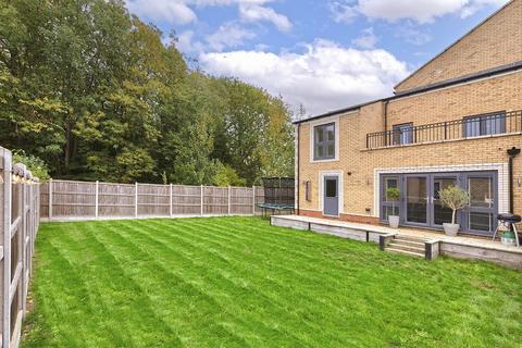 4 bedroom semi-detached house for sale, Baddlesmere Drive, Kings Hill, ME19 4SF