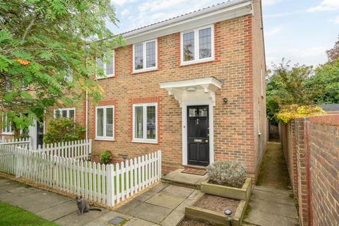 1 Rowan Green, Weybridge, KT13 9NF