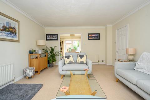 1 Rowan Green, Weybridge, KT13 9NF