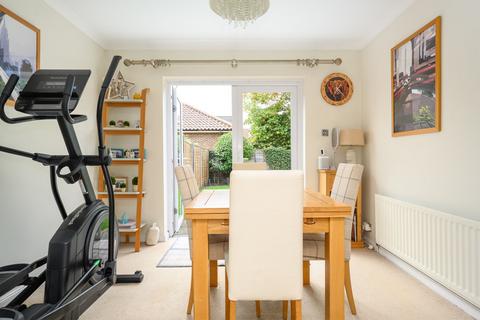 1 Rowan Green, Weybridge, KT13 9NF