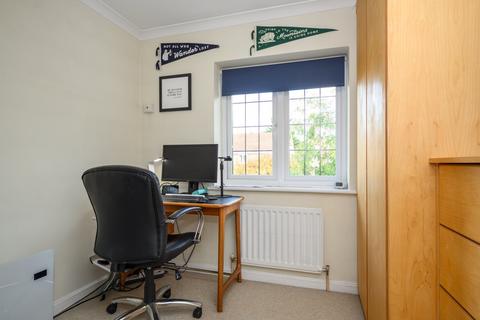 1 Rowan Green, Weybridge, KT13 9NF