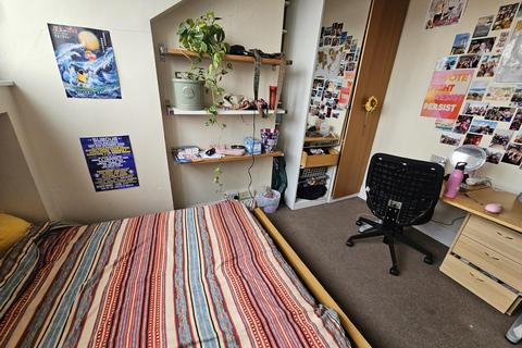 6 bedroom house to rent, Norwood Road, Leeds