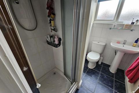 6 bedroom house to rent, Norwood Road, Leeds