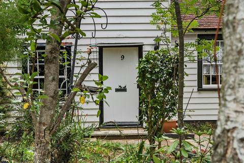 undefined, Common Lane, Stock, CM4