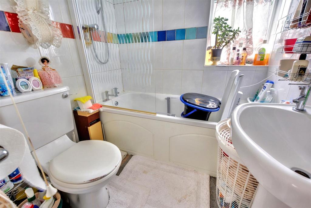 Bathroom 1.jpeg