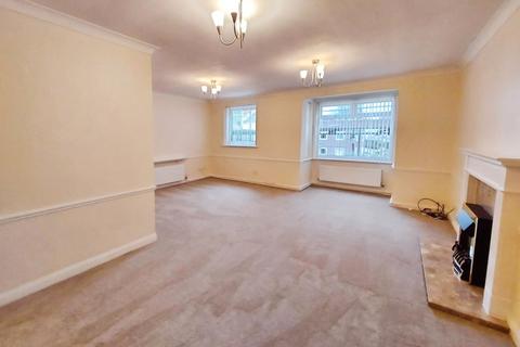 2 bedroom flat for sale, Pine Lodge, Roe Green Avenue, Worsley, M28