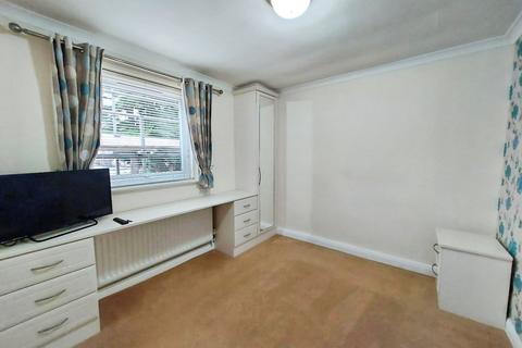 2 bedroom flat for sale, Pine Lodge, Roe Green Avenue, Worsley, M28