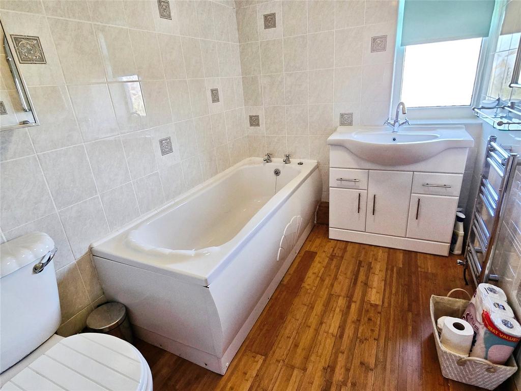 Bath/Shower Room