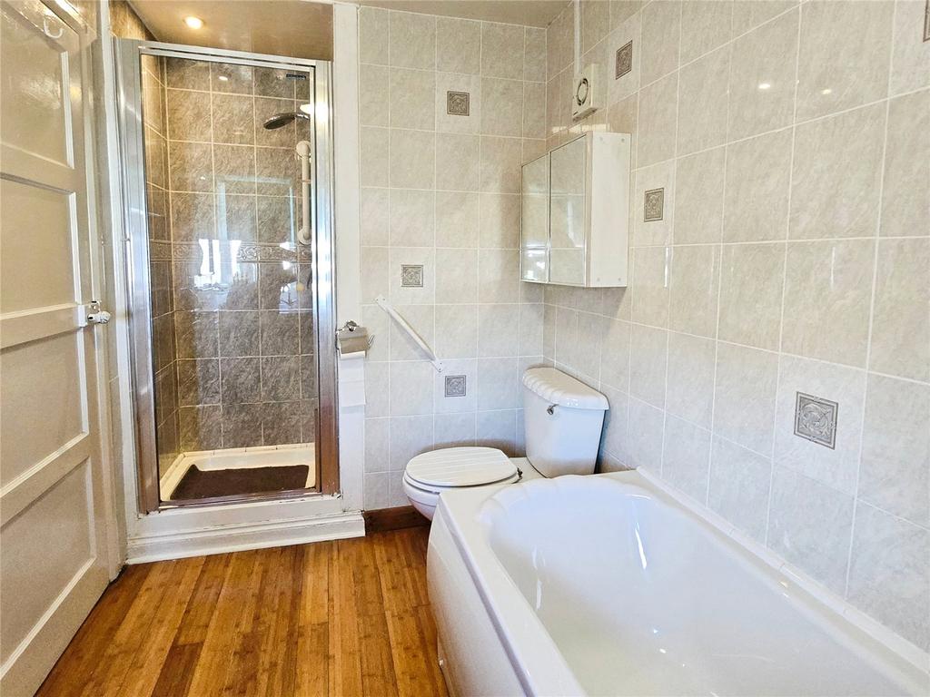 Bath/Shower Room