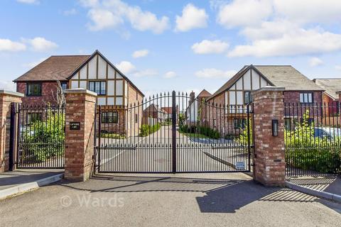 3 bedroom semi-detached house for sale, Sapphire Park, Maidstone ME17
