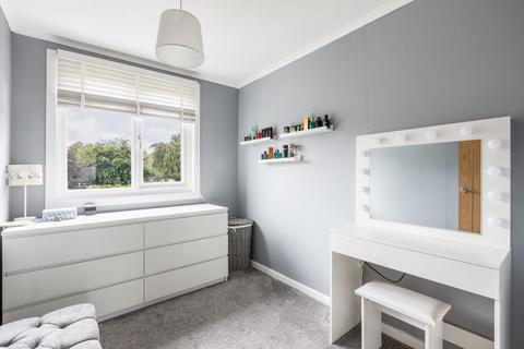 6 Grove Road, Lingfield, RH7 6DT