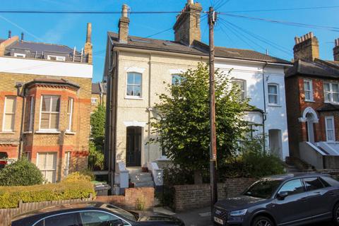 2 bedroom flat for sale, Woodland Road, SE19