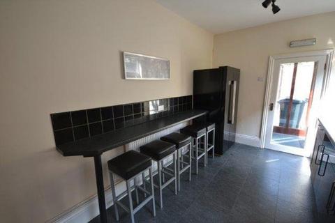 5 bedroom terraced house to rent, Adderley Road, Leicester