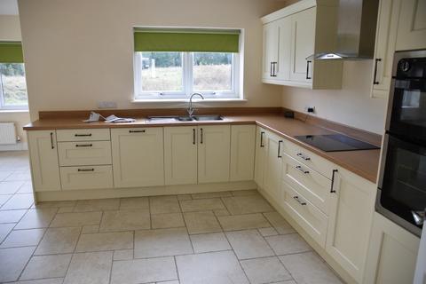 4 bedroom detached house to rent, Bod Hyfryd, Waungilwen