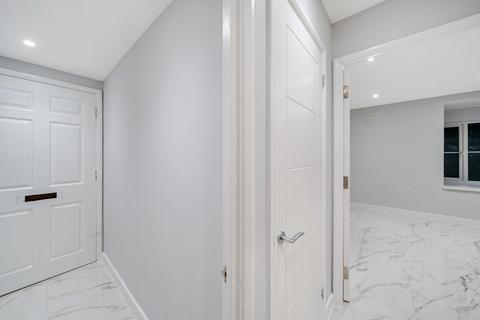Studio for sale, Colwyn Green, London NW9
