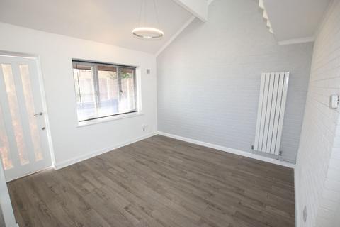 1 bedroom semi-detached house for sale, Hampstead Avenue, Clacton on Sea, CO16