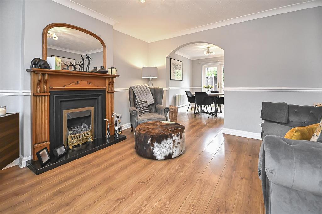 14 Clough House Drive Lounge (2).jpg