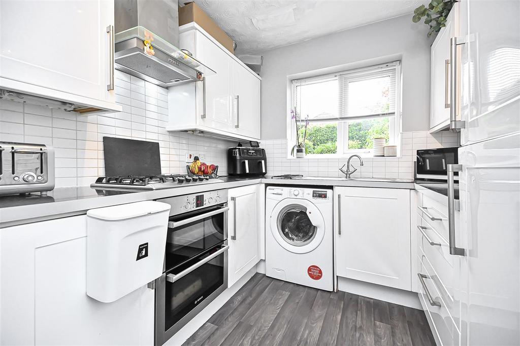 14 Clough House Drive Kitchen (2).jpg