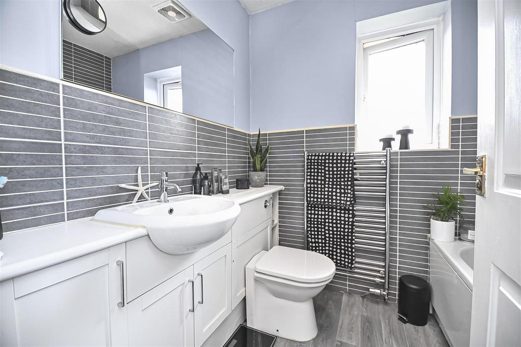 14 Clough House Drive Bathroom (1).jpg