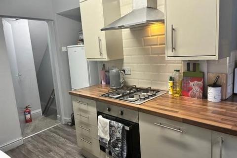 2 bedroom house to rent, 52B St. Michaels Road, Leeds LS6