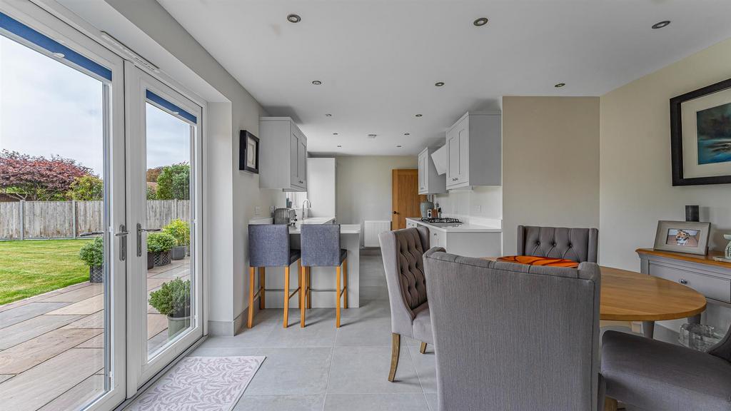 Kitchen / Breakfast Room