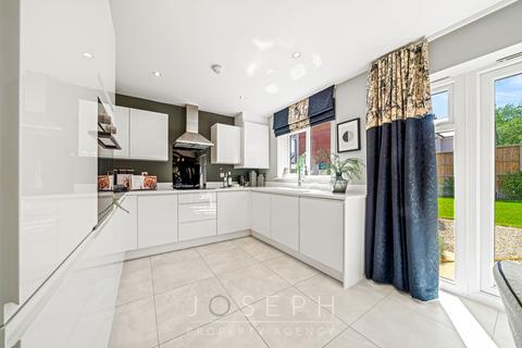 3 bedroom detached house for sale, Bronze Barrow Way, Bramford, IP8