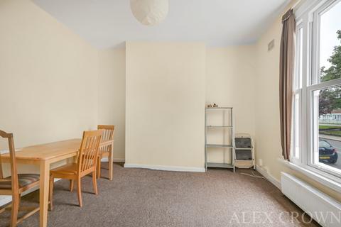 5 bedroom flat to rent, Rhyl Street, Kentish Town