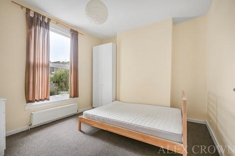 5 bedroom flat to rent, Rhyl Street, Kentish Town