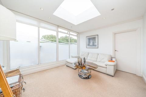 undefined, Creighton Avenue, London N2
