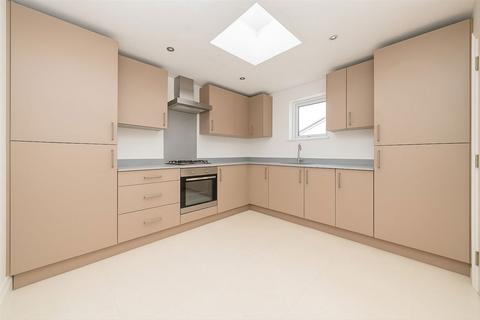 undefined, Creighton Avenue, London N2