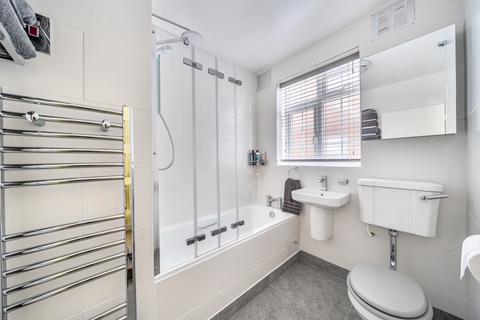 2 bedroom apartment for sale, Tolcarne Drive, Pinner, Middlesex