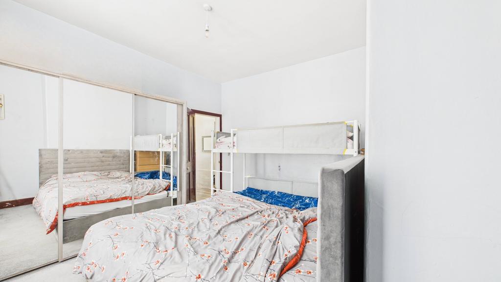 Bedroom 1 (1)