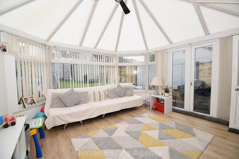 3 bedroom semi-detached house for sale, Foxlea Gardens, Gosport
