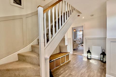 4 bedroom detached house for sale, Sandy Place, Tiverton EX16